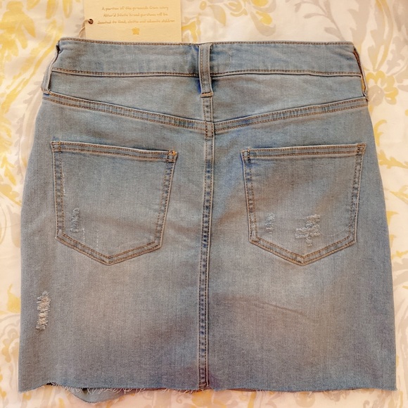 New Denim skirt. - Picture 5 of 8